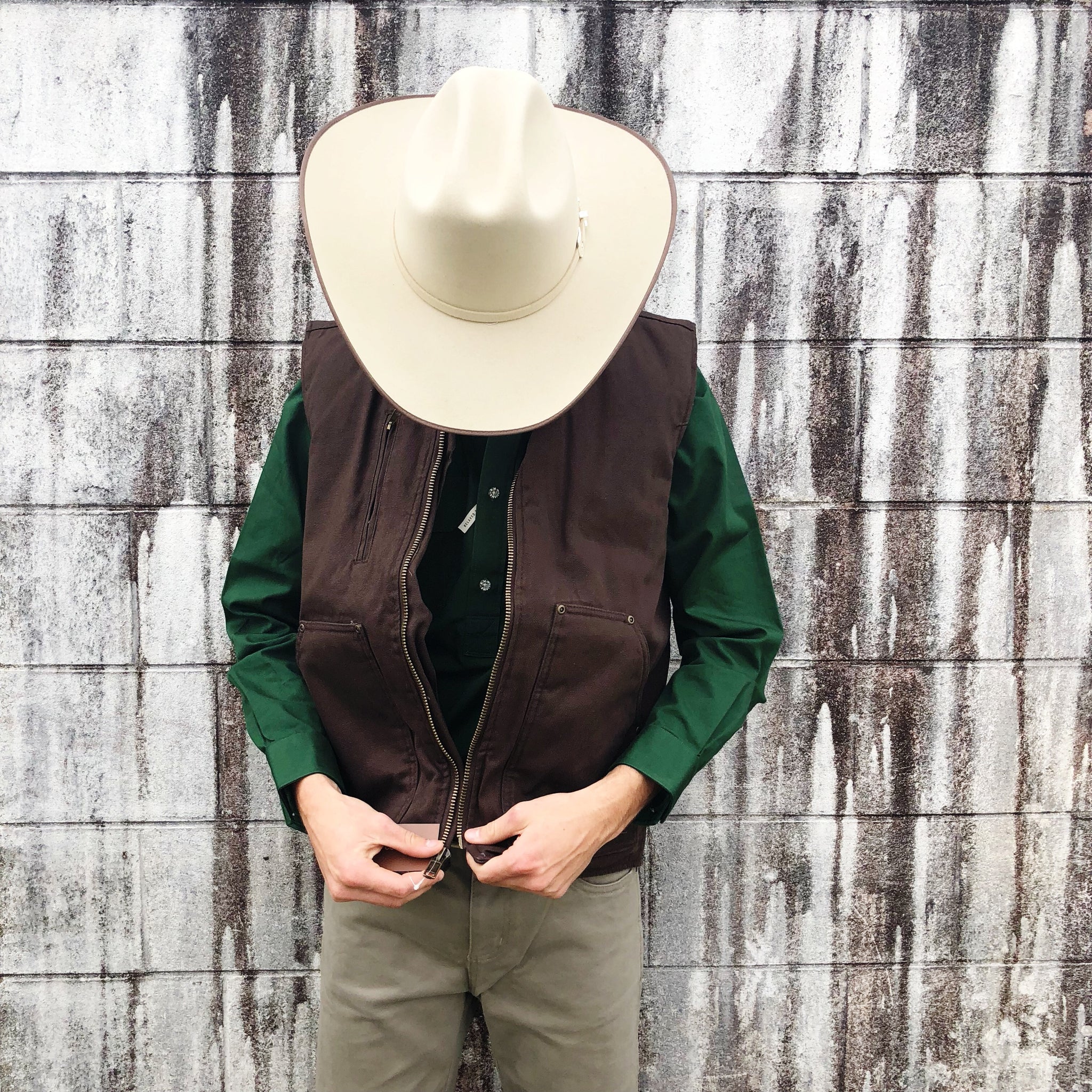 MWOV1917 Mens Diamantina Vest - Chocolate