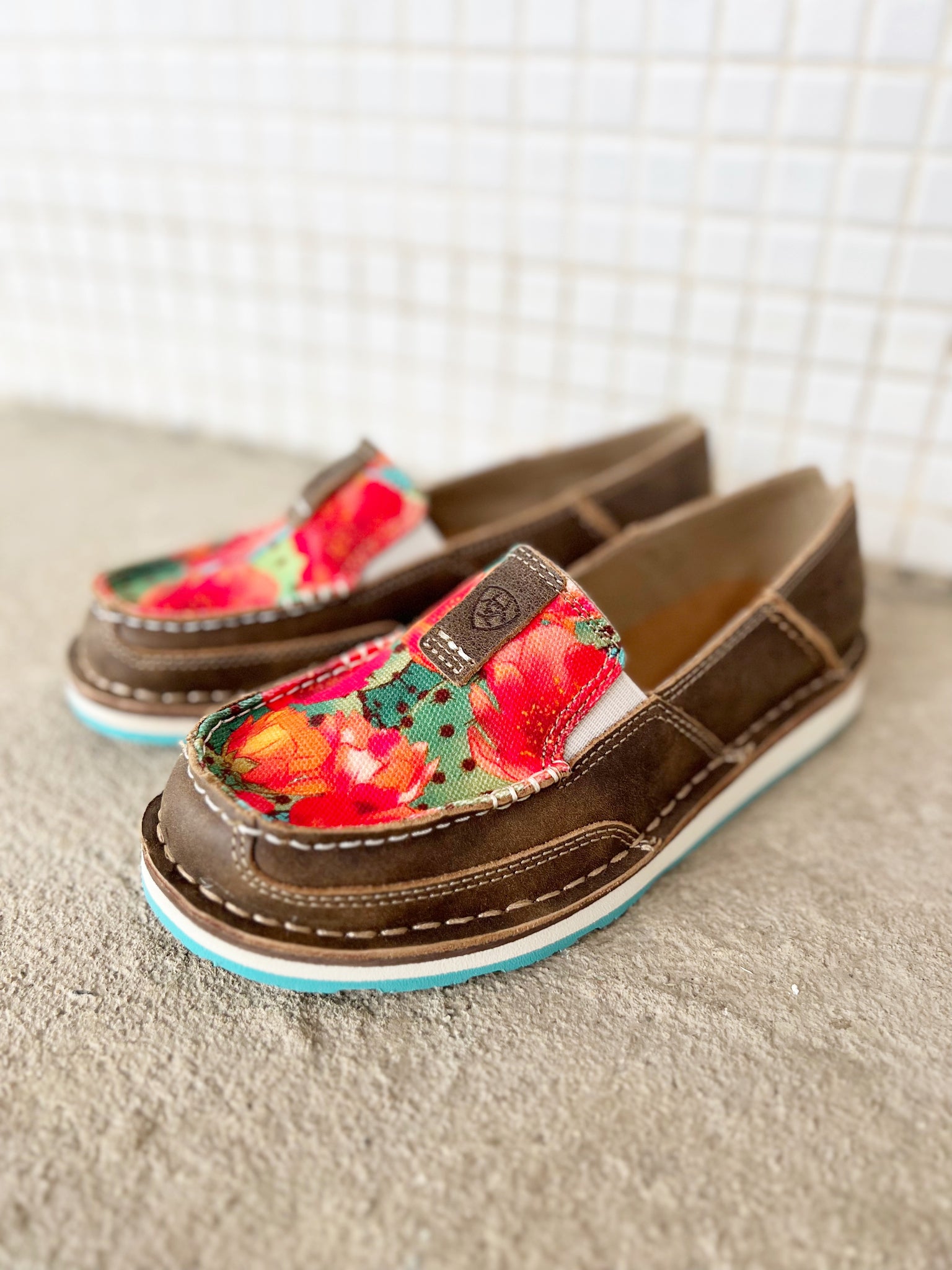10044531 Ariat Ladies Cruiser Bare Brown/Prickly Pear