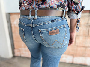 112317793 Wrangler Retro Q Ladies Mae Mid Rise Jean