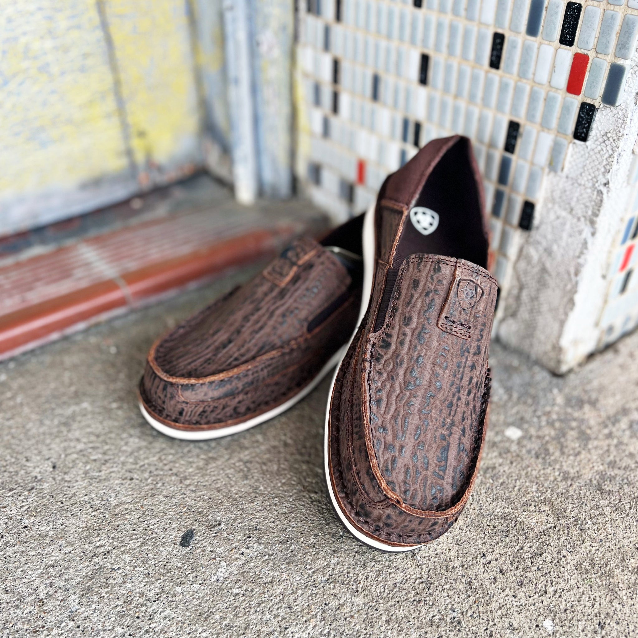 10035824 Men's Ariat Cruiser Shoes Bark Bison – LittleBit Country