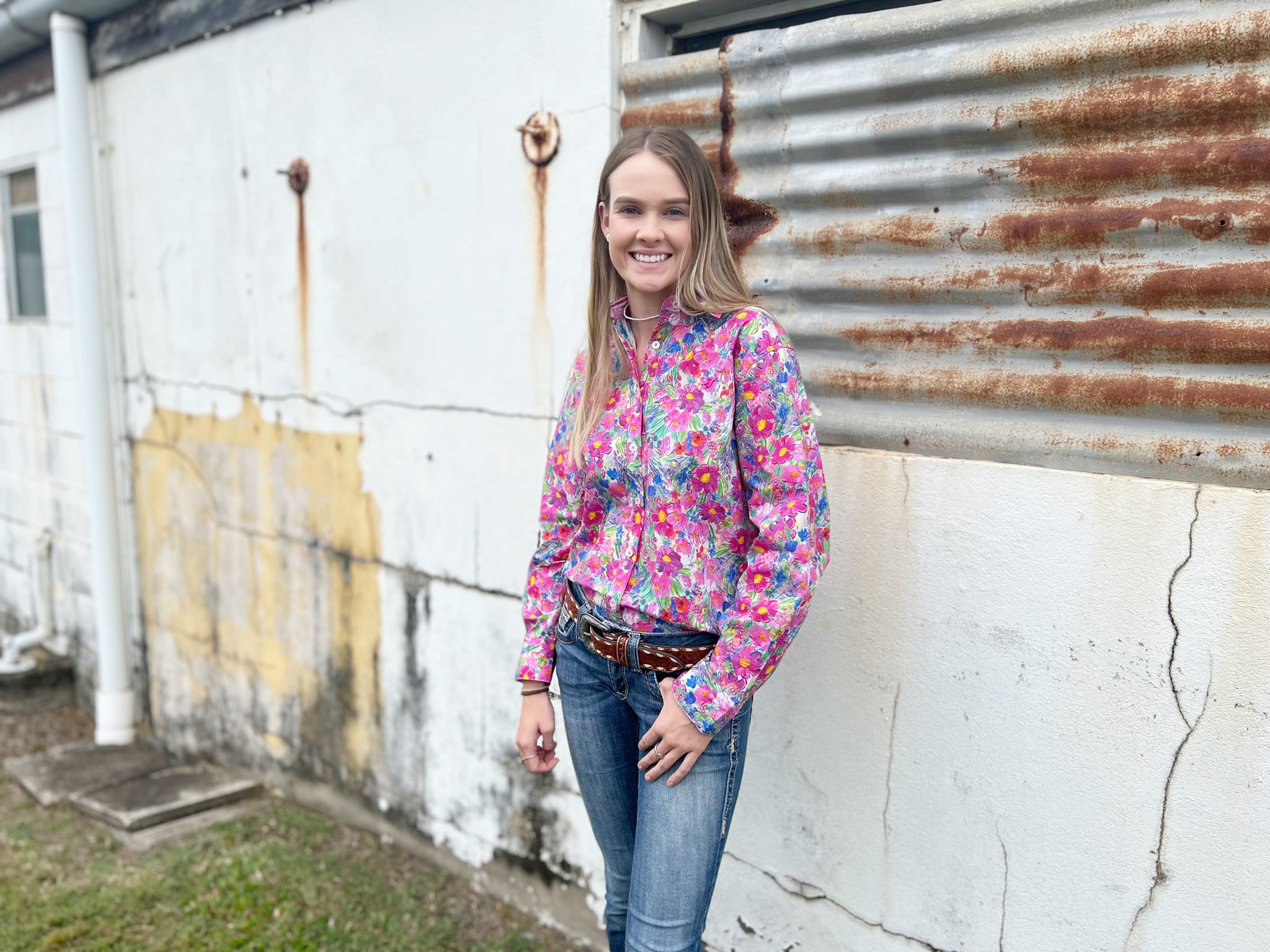W01A-OF Bullrush Oil Painted Flowers L/S Shirt Hot Pink