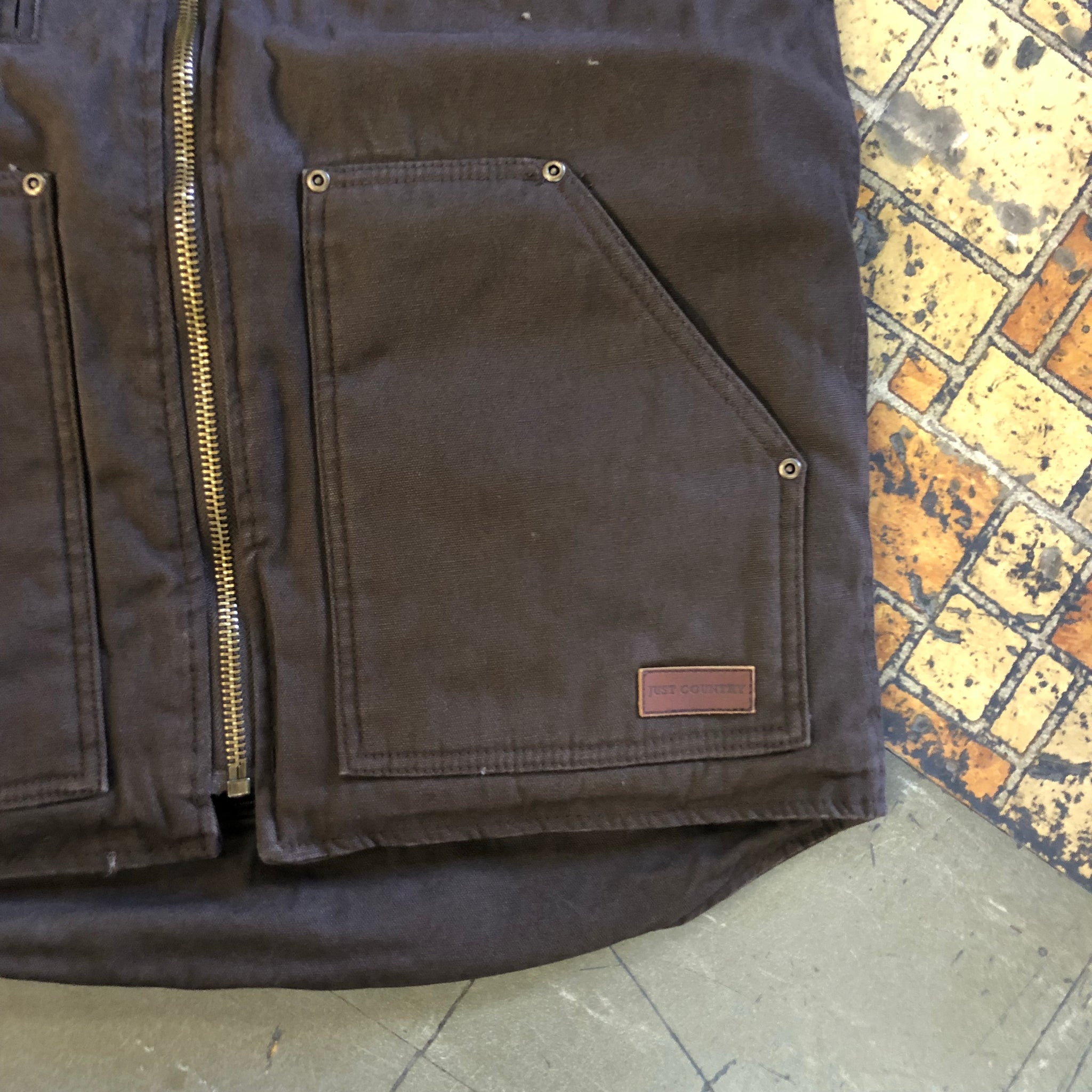 MWOV1917 Mens Diamantina Vest - Chocolate