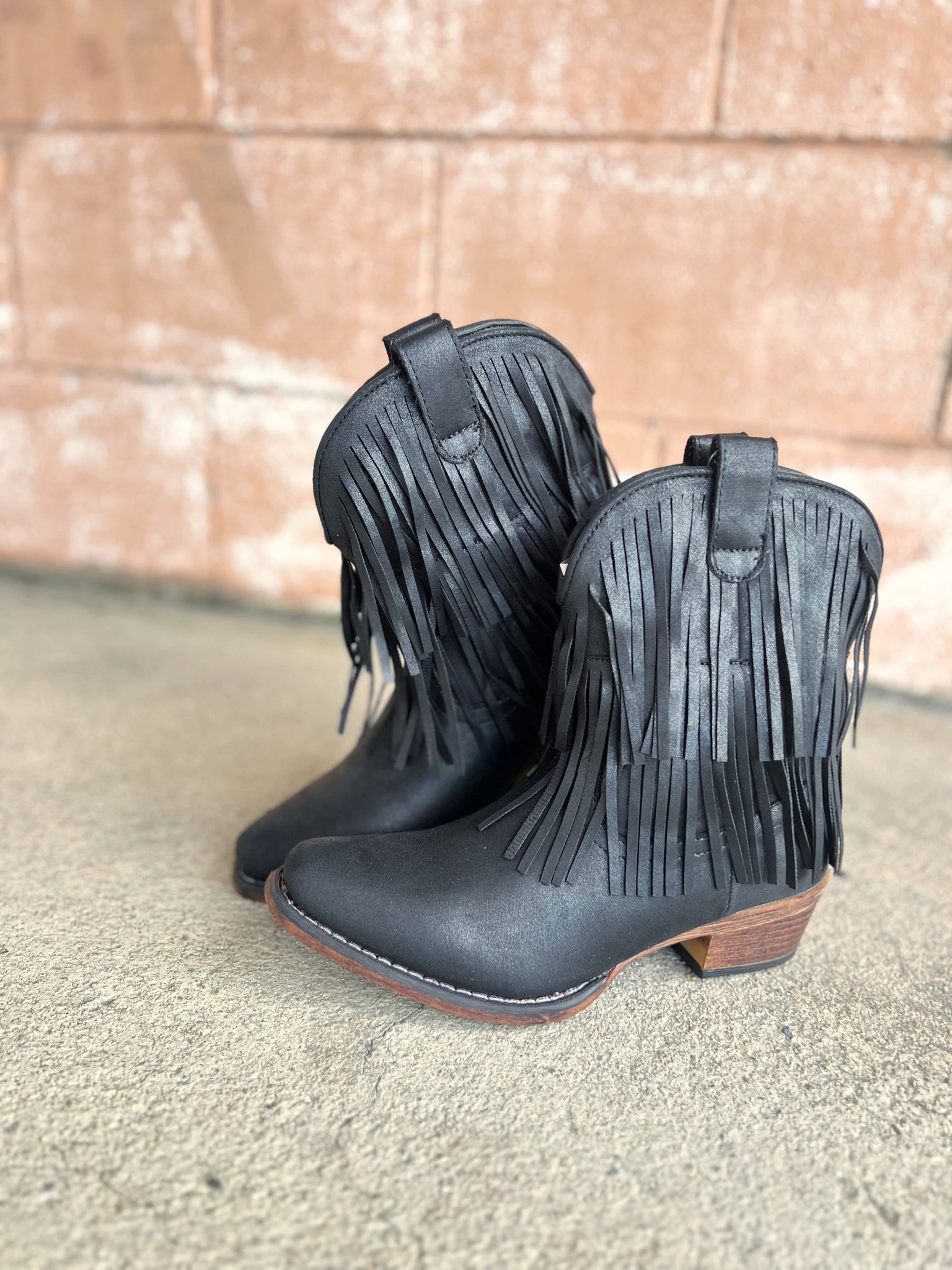 09-021-1567-3039 Roper Ladies Riley Fringe Boot Black