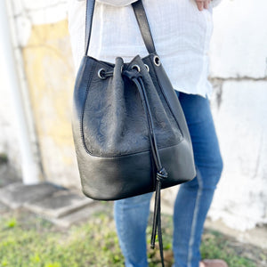 T1S2902BKT Thomas Cook Bonnie Bucket Bag Black