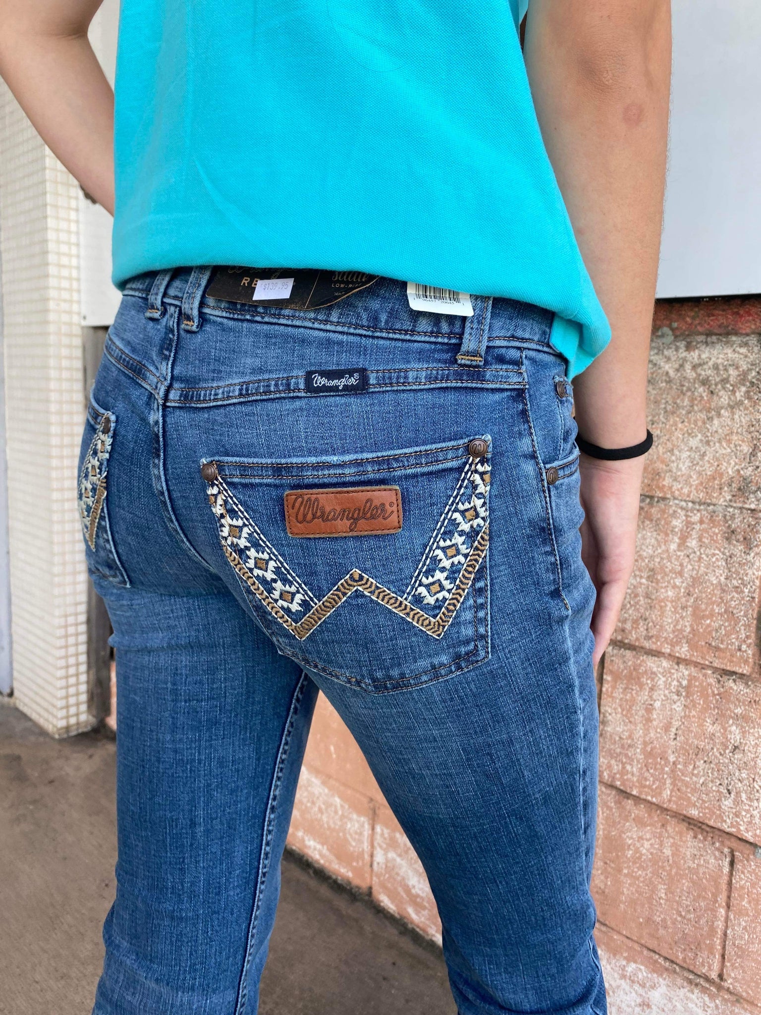 112328359 Wrangler Ladies 34" & 36" Leg Low Rise Bootcut Reg Jean Sadie