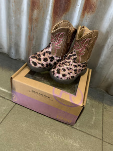 09-016-1901-2565 Infant Cowbaby Leopard Pink Glitter Boots