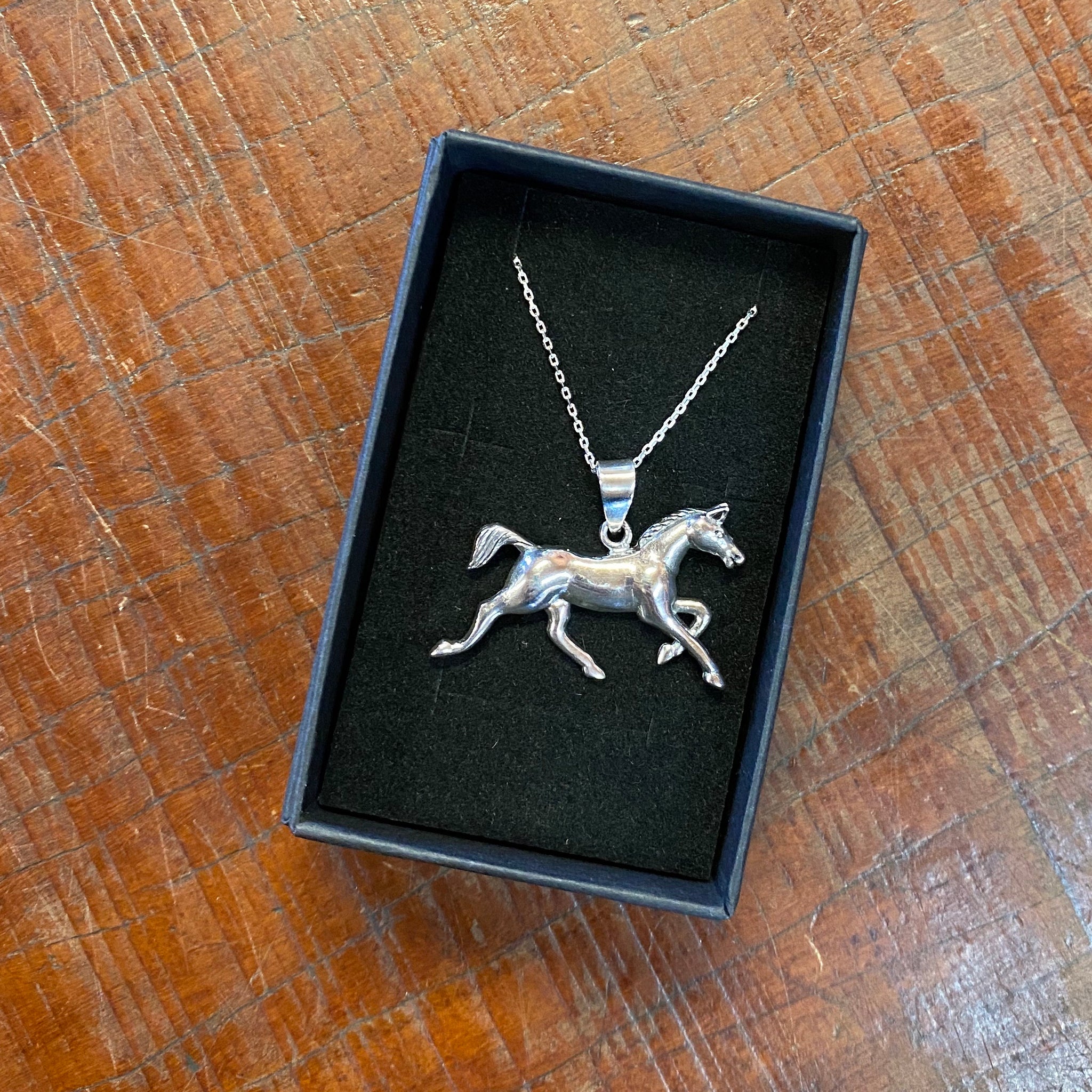 PB0583 Solid Horse Pendant