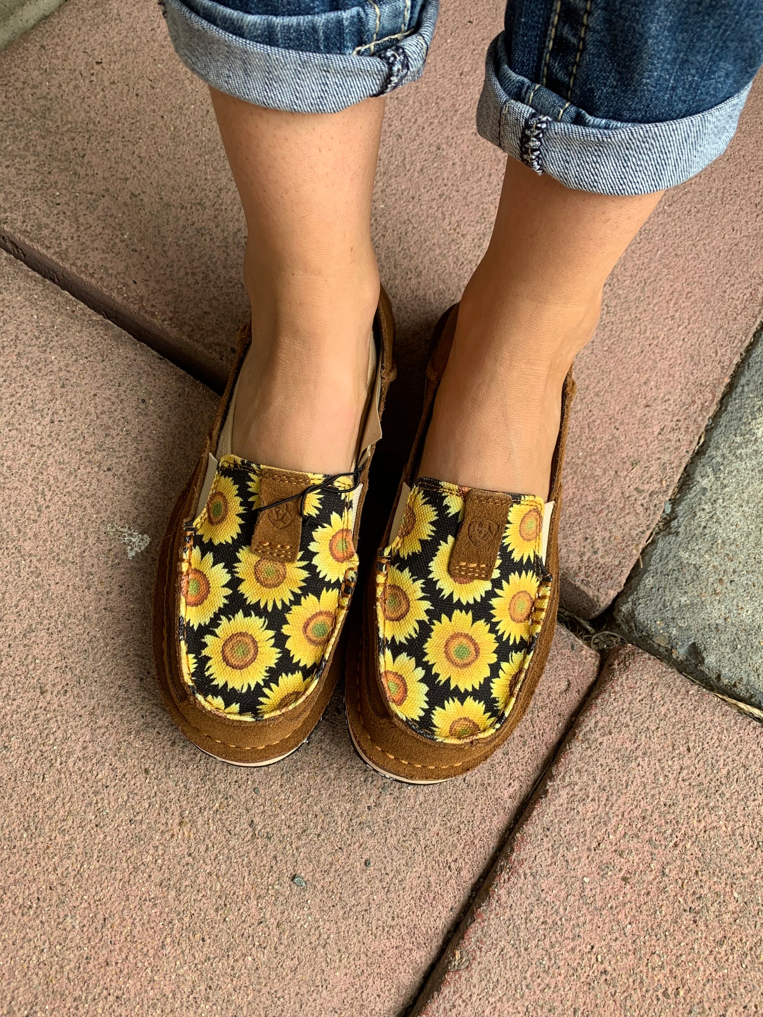 10040356 Ariat Ladies Cruiser Peanut/Field of Sun