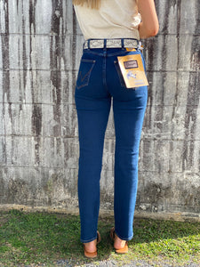 W/091043/NT2 Wrangler Ladies Stretch Regular Leg (31-32" Leg) Straight Jean